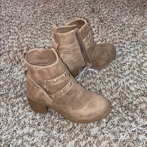 Girls suede ankle boots